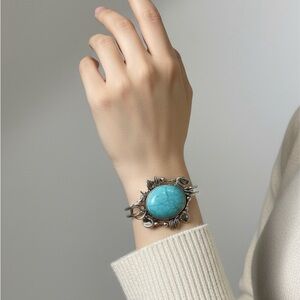 Vintage Southwestern Style Silver Tone Faux Turquoise Floral Cuff Bracelet